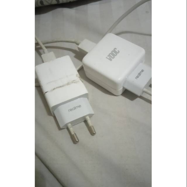 Charger bawaan Realme 3 pro vooc