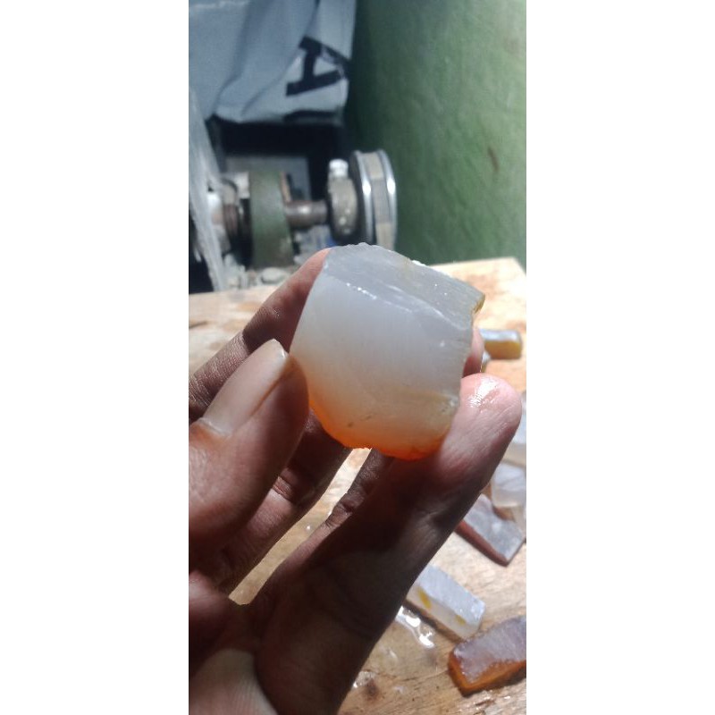 bahan akik anggur kristal bukan,bacan,klawing,giok,permata,sapire