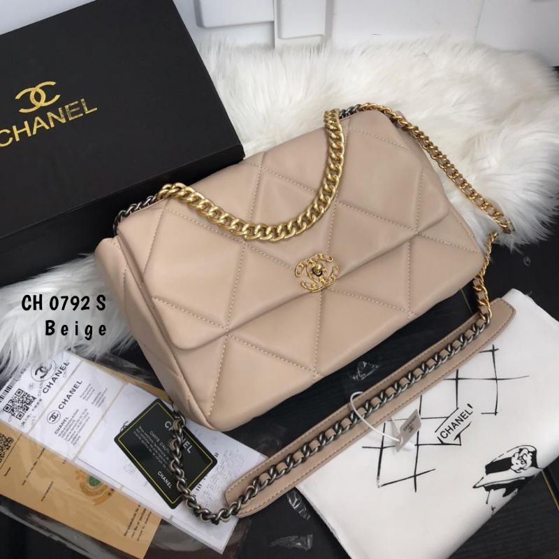 FC FREE BOX CHANEL 19 FLAP BAG UK 22 FC