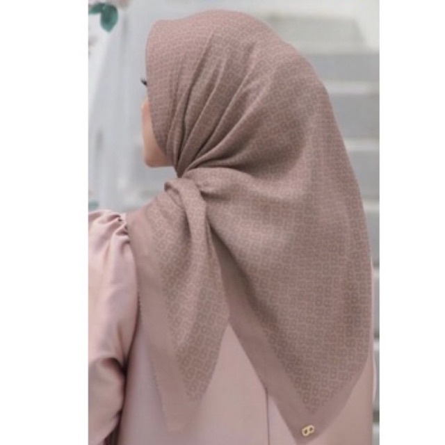 LOTUS- TAPIS BUTTONSCARVES