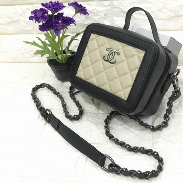 TAS CHANEL VANITY CASE SEMISUPER