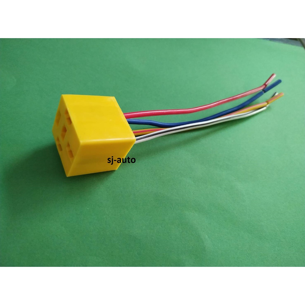 Soket Relay Kabel 4 Merk Coordinates