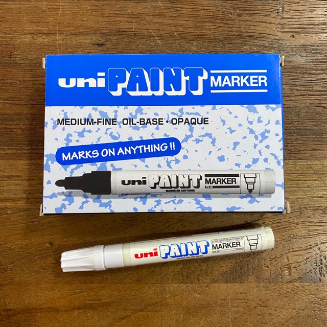 

Spidol Uni Permanent Marker White PX-20