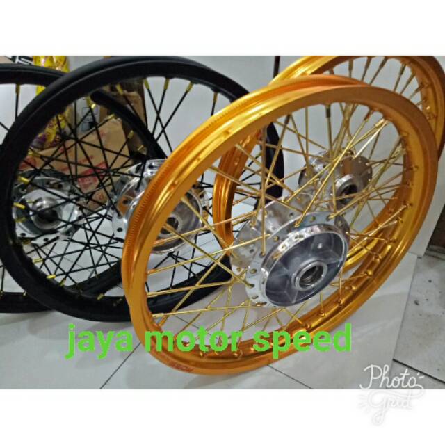 sepaket velg rossi.tromol.jari bonus rakit buat motor  Cb150R - Cbr -  Cb150New