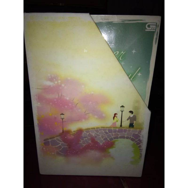 BUKU BEKAS PRELOVED NOVEL 4 MUSIM ILANA TAN