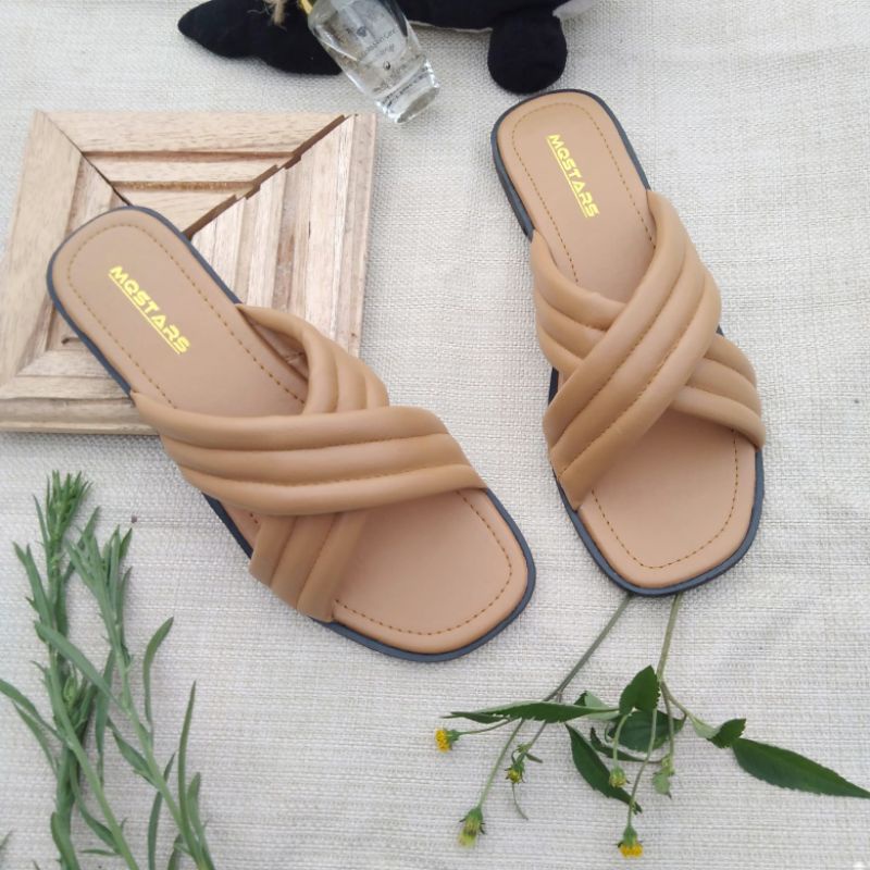 Sandal Flat Wanita Silang Empuk Korea Terbaru