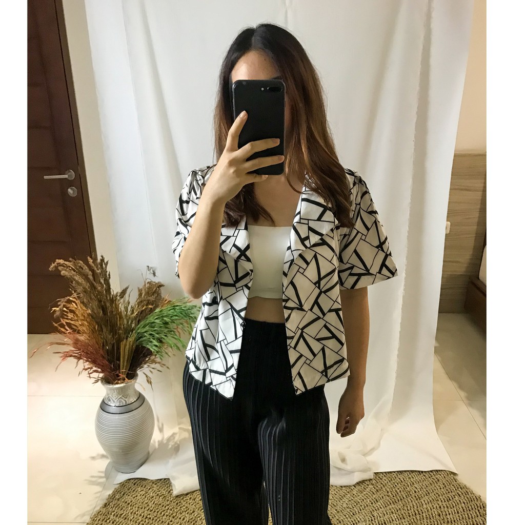 [BISA COD] LILA &amp; LEONA TOP - Blazer Pendek Outer Atasan / Baju Bangkok Premium Import (tanpa kemben