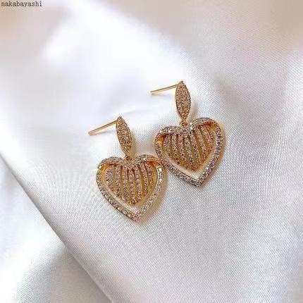 Cinta hati anting-anting anting-anting 925 perak stud anting-anting wanita Korea hollow jantung sede