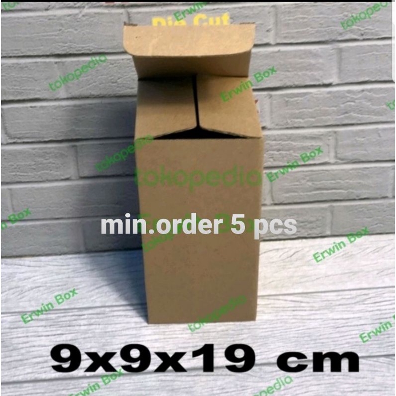 

Kardus Box uk. 9x9x19 cm Kotak Karton Die Cut botol