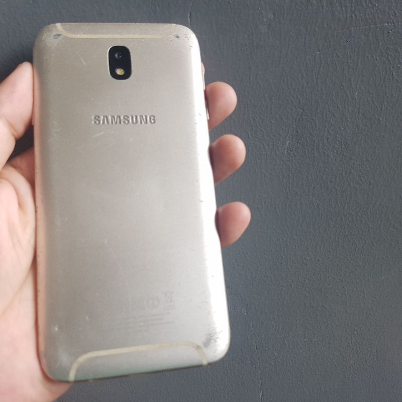 Samsung Galaxy J7 Pro SECOND-6