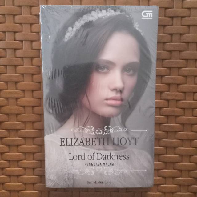 Novel Lord Of Darkness - Elizabeth Hoyt