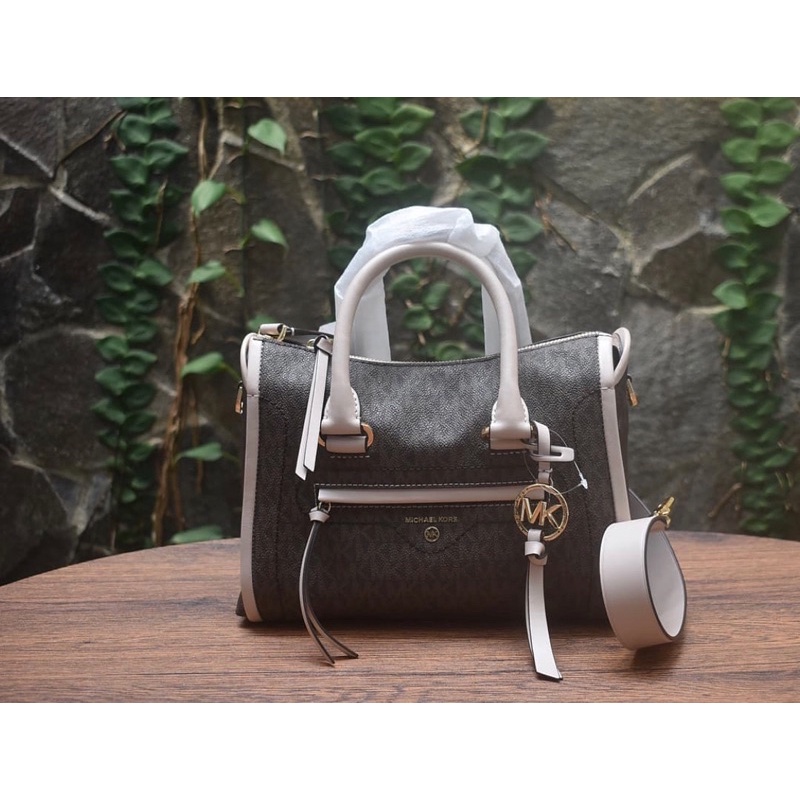 MK Carine Small Satchel Soft Pink