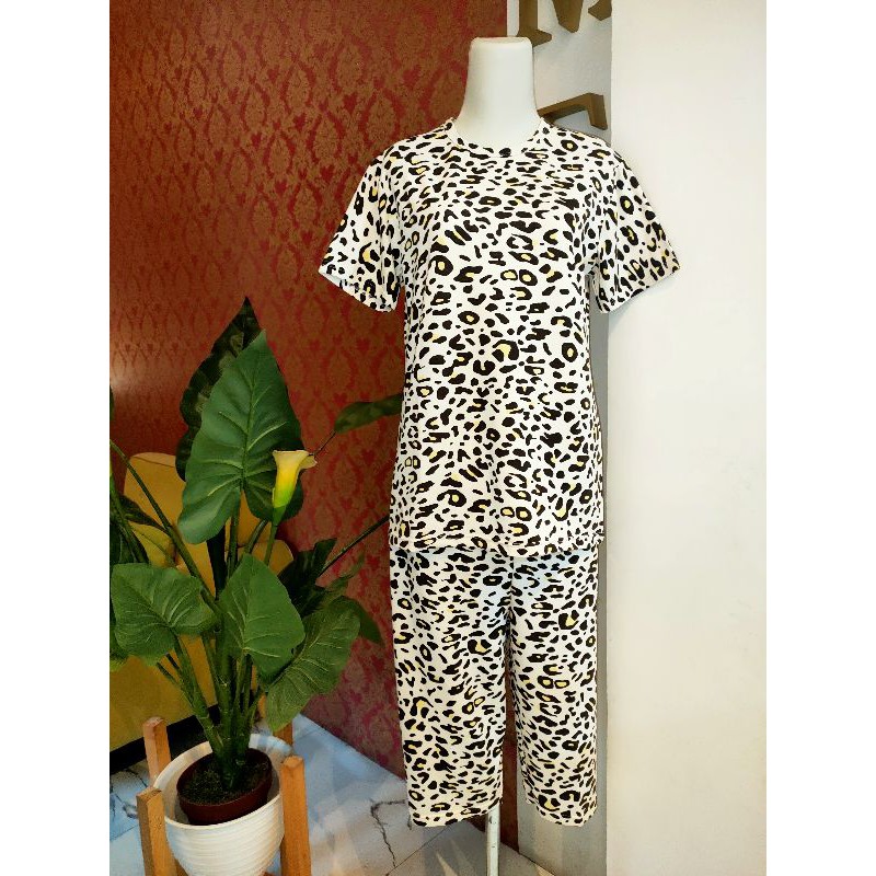 SALE Set One Leopard Pendek 7/8 by Pretty Cute