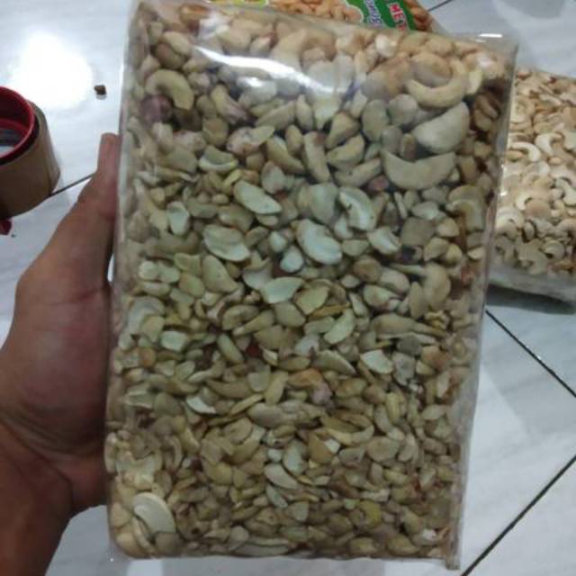 

Kacang mete REMUKAN MENTAH 1kg