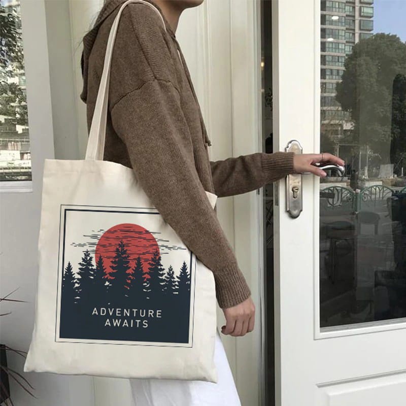 MYSTIQUE.ID-TOTE BAG ADVENTURE AWAITS LUCU DAN AESTHETIC