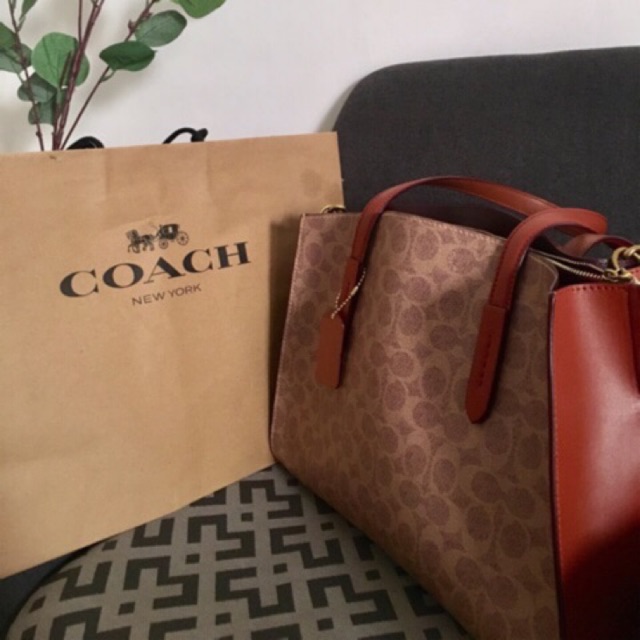 Preloved Tas Coach Charlie like new. Original Besi resleting masih segel