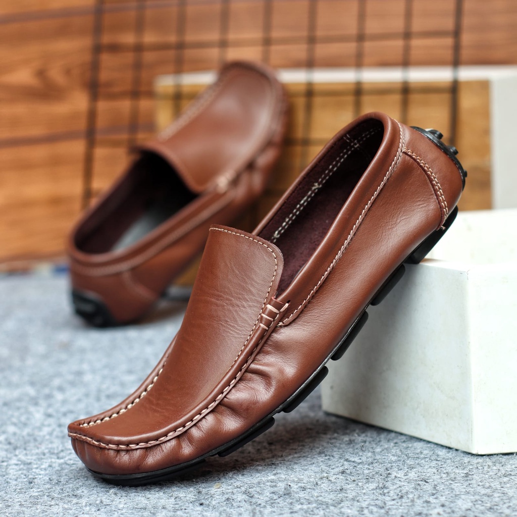 GROW Sepatu Kasual Slip On Pria Kulit Asli Trendy Kekinian Pantofel Kerja Kantor Murah Anti Slip