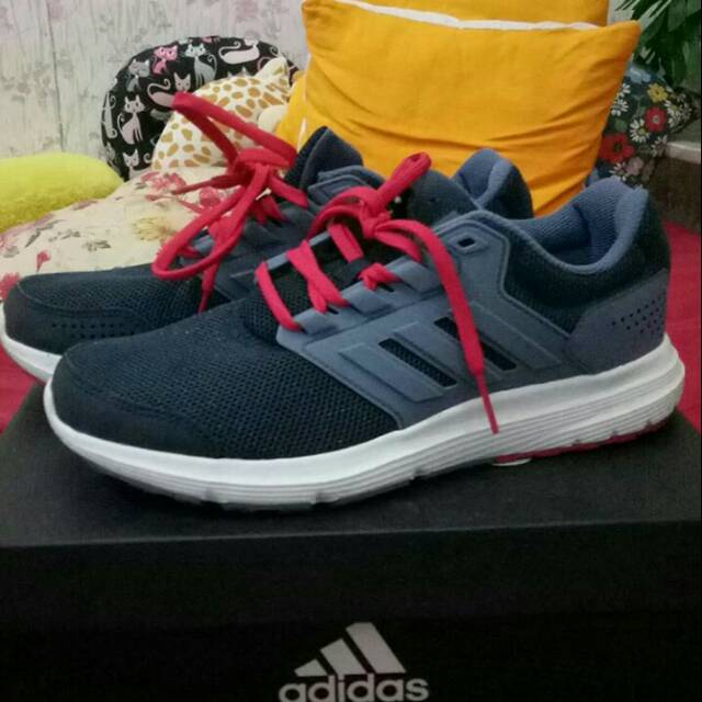 Preloved sepatu adidas dan Jam tangan ori