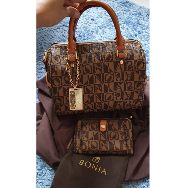Bonia speedy mono 1 set dompet dan bonia speedy batik