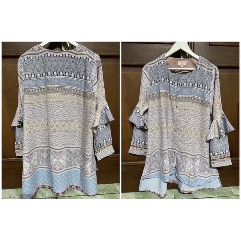 BAYUR TOP RIAMIRANDA