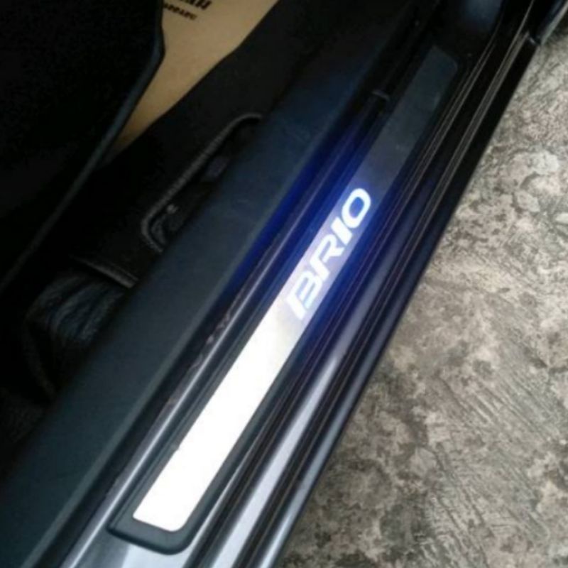 sillplate silplate sealplate injakan samping pintu nyala lampu led mobil honda brio new stenlis