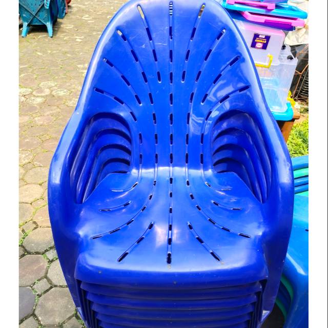 KURSI PLASTIK BANGKU SANDARAN TERAS SANTAI UNTUK NONTON TV SWISS GREEN LEAF NAPOLLY KIRAMAS BEKAS SE