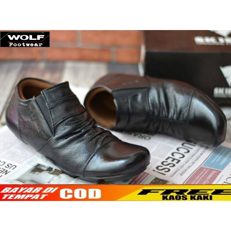 WOLF x SKIENZ Highland Sepatu Pria Slip on Casual Sepatu Kulit Hitam Formal Sepatu Kerja KSP201 Leather