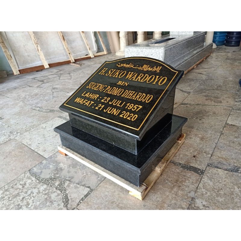 Nisan Batu Granit