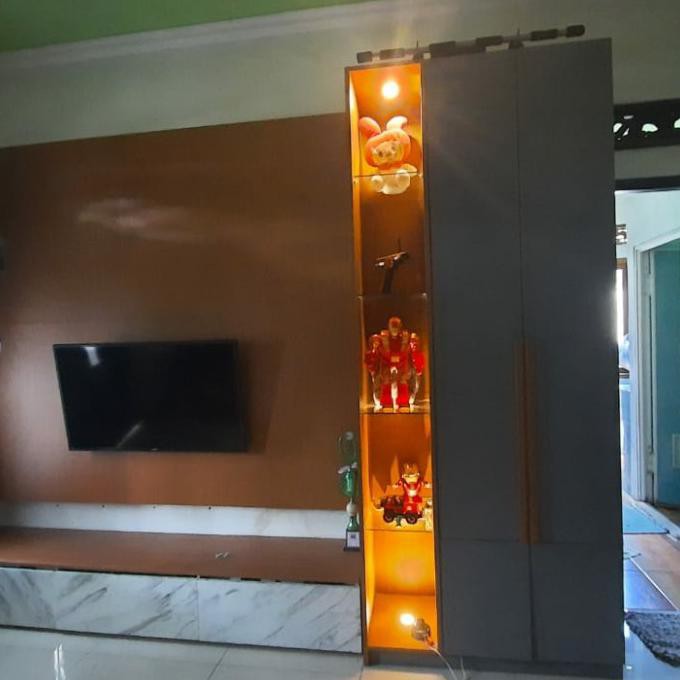 lemari pakaian motif kayu abu abu