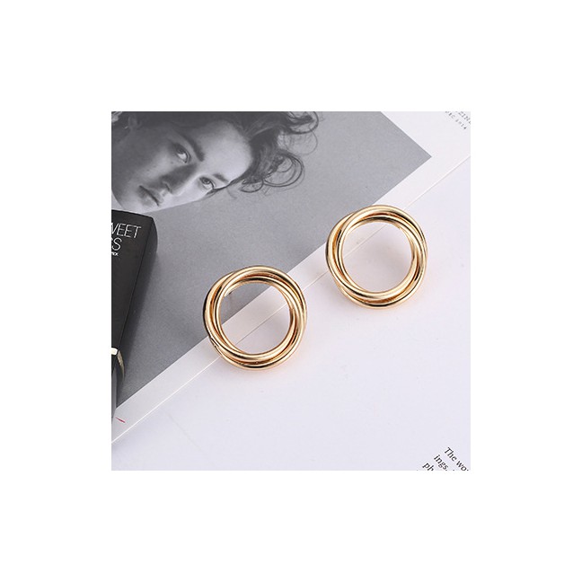 LRC Anting Tusuk Fashion Gold Color Round Shape Decorated E97789