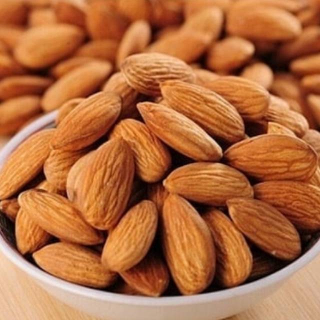 

Almond panggang /roasted almond 100 gram