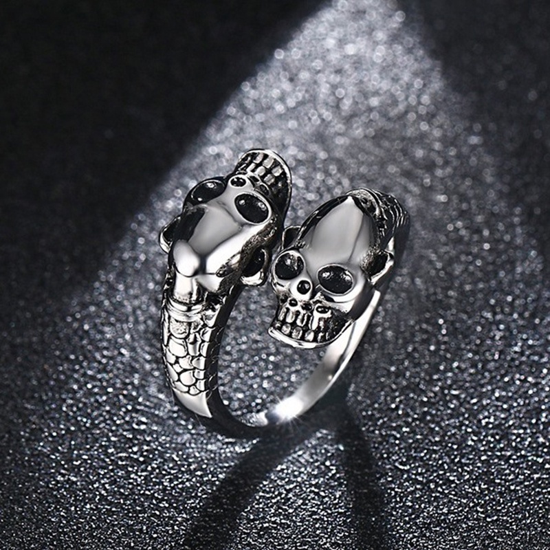 Cincin Bentuk Tengkorak Bahan Alloy Gaya Punk Rock Adjustable