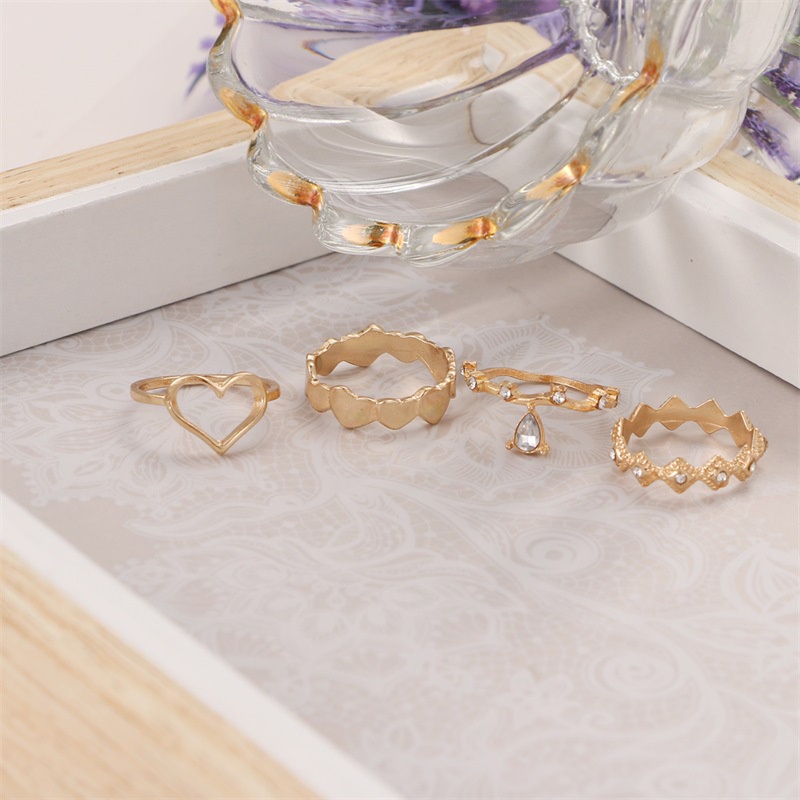 4 piece set crystal love heart combination ring set all-match fashion Punk ring for women