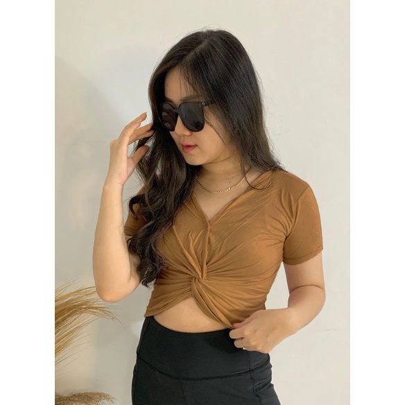 Atasan wanita model crop top bahan katun adem dan halus