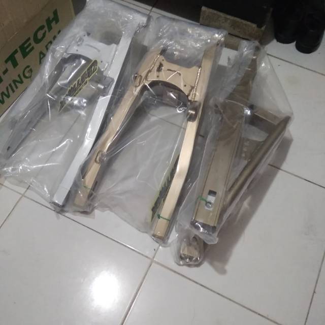 ARM UNITRACK GOLD NINJA R