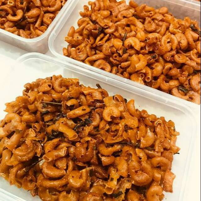 

Makaroni Pedas Daun Jeruk 200gr Snack Enak Murah Bikin Ketagihan