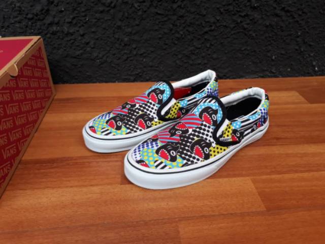 VANS SLIP ON SHARK WEEK PHIN TRUE WHITE PREMIUM BNIB MADE IN CHINA Waffle DT Size 37/38/39/40