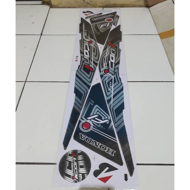 Striping variasi stiker lis bodi beat fi lama motif cyber grafis simple elegan asesoris bodi motor