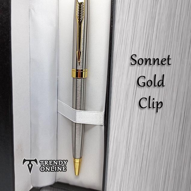 

Terbaru.. Pulpen Model Parker Sonnet Stainless Steel Klip Emas FREE Grafir Nama dan Box Exclusif