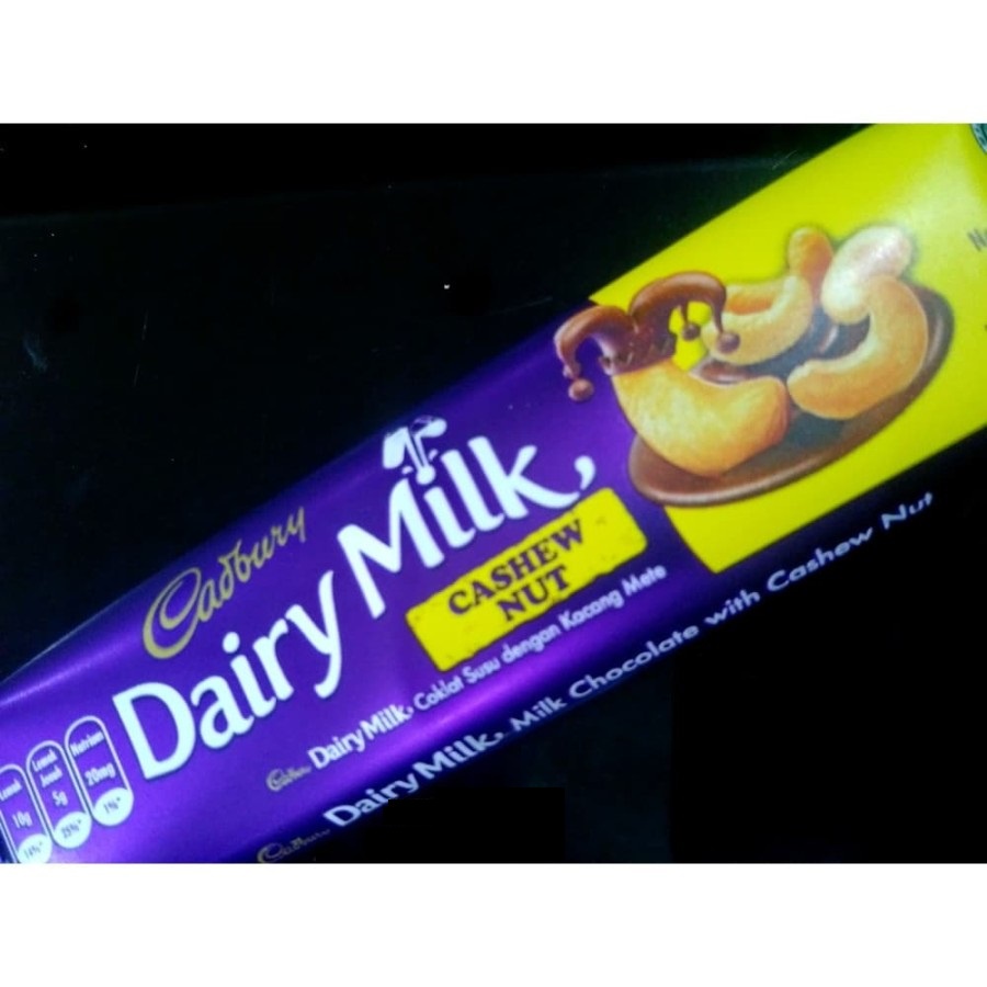 

CADBURY DAIRY MILK CASHEW NUT 30 gr