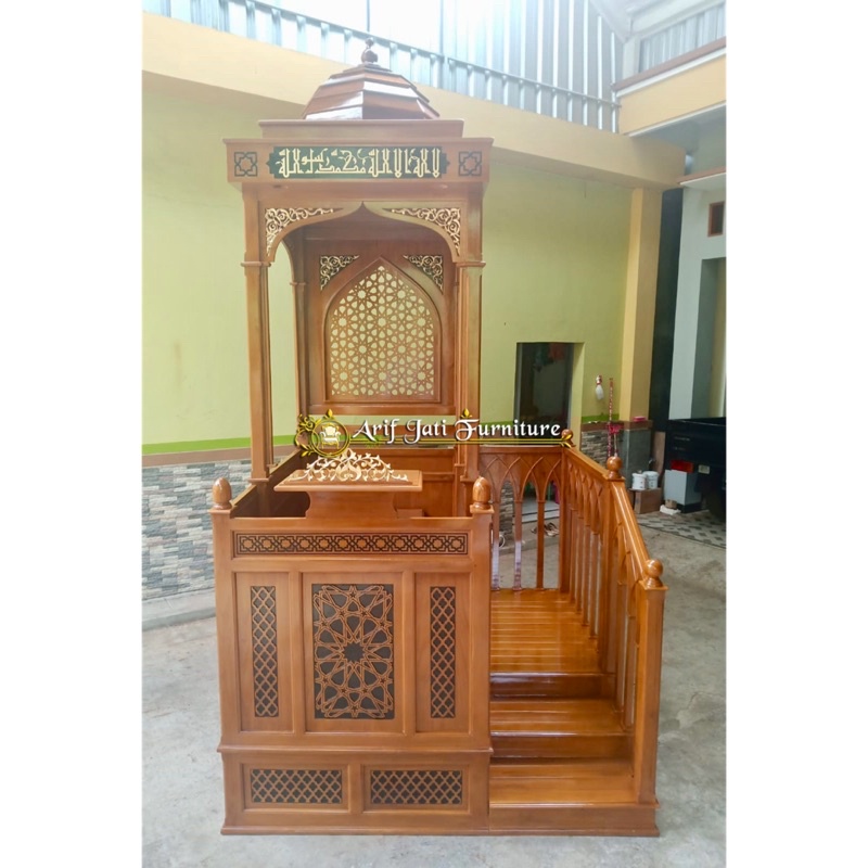 Mimbar Masjid Kubah Ukiran Geometris Pagar Samping Kayu Jati