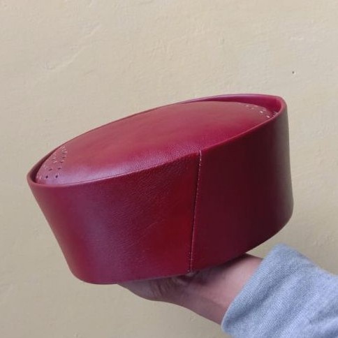 Peci Kopiah Kulit Asli Dewasa Peci Songkok Warna Hitam Putih Cokelat Merah Tan