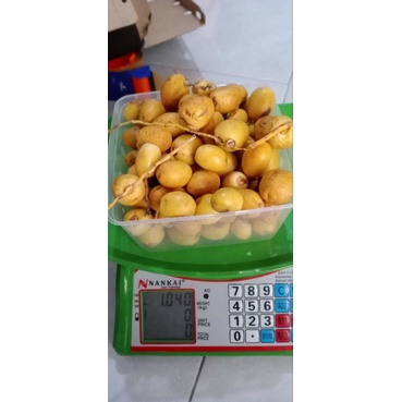 

kurma muda promil setitik mateng campur setengah matang ( ruthob )