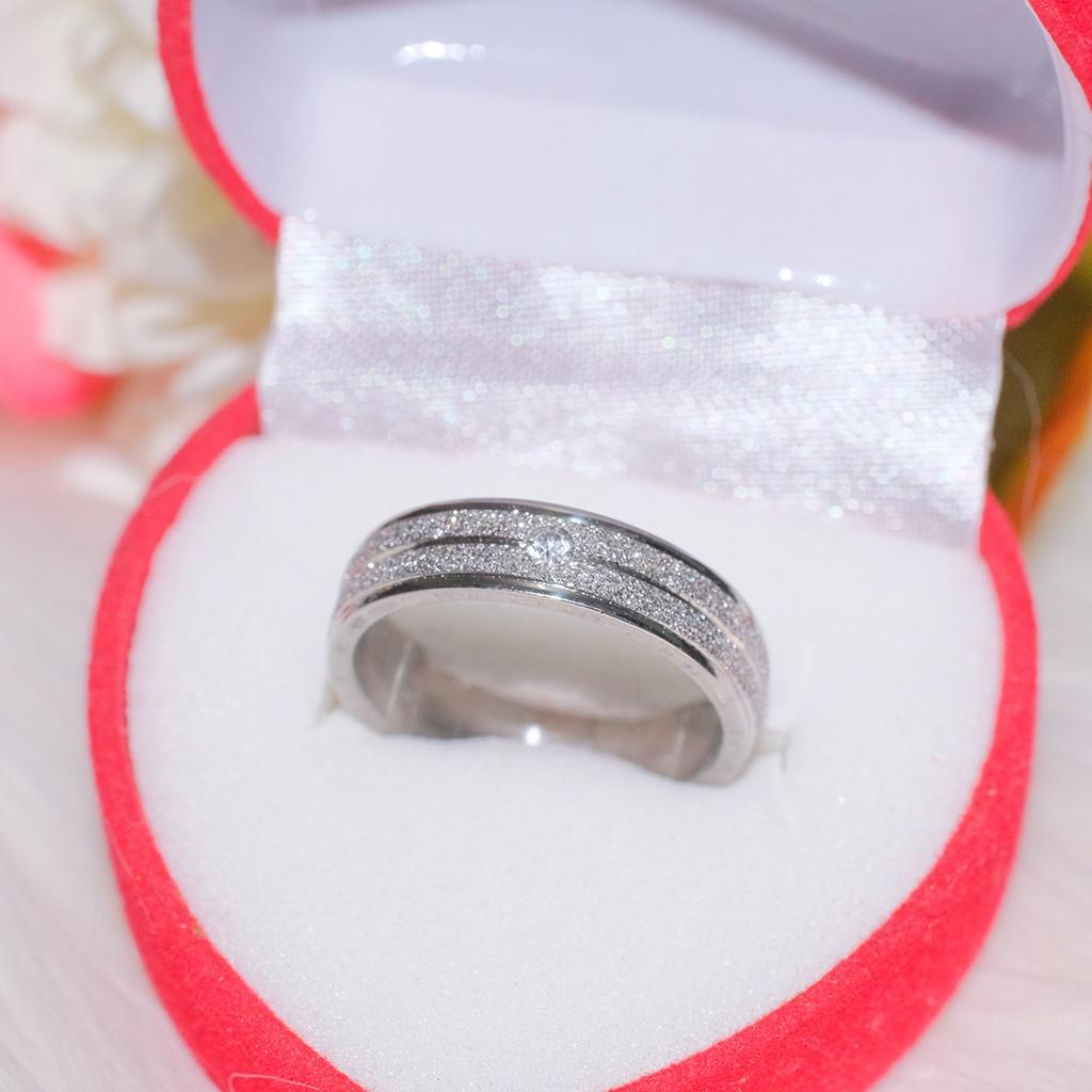 Cincin Kawin dan Tunangan Pasir Anti Alergi Lapis Emas gratis kotak