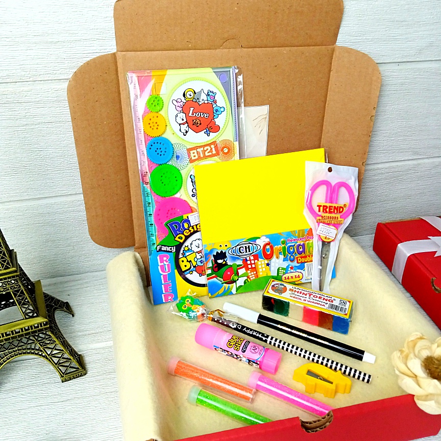 

Hampers Gift Box Stationery / PAKET ALAT TULIS 9 IN 1 / Paket Belajar Anak-Anak