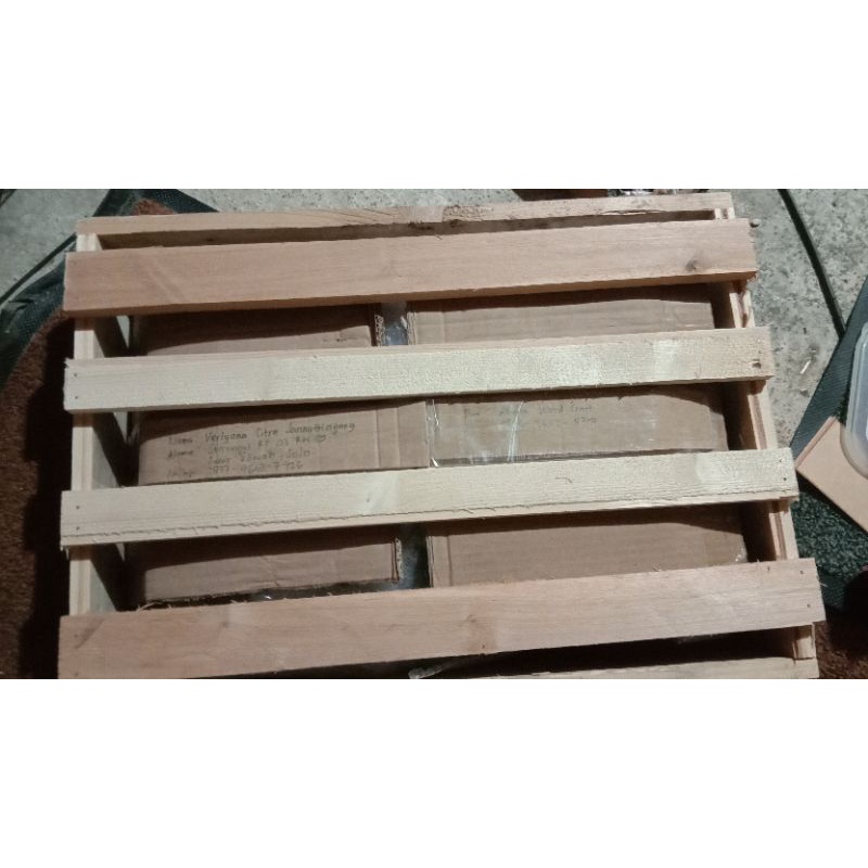

Extra Packing kayu untuk produk ukuran 30-40cm
