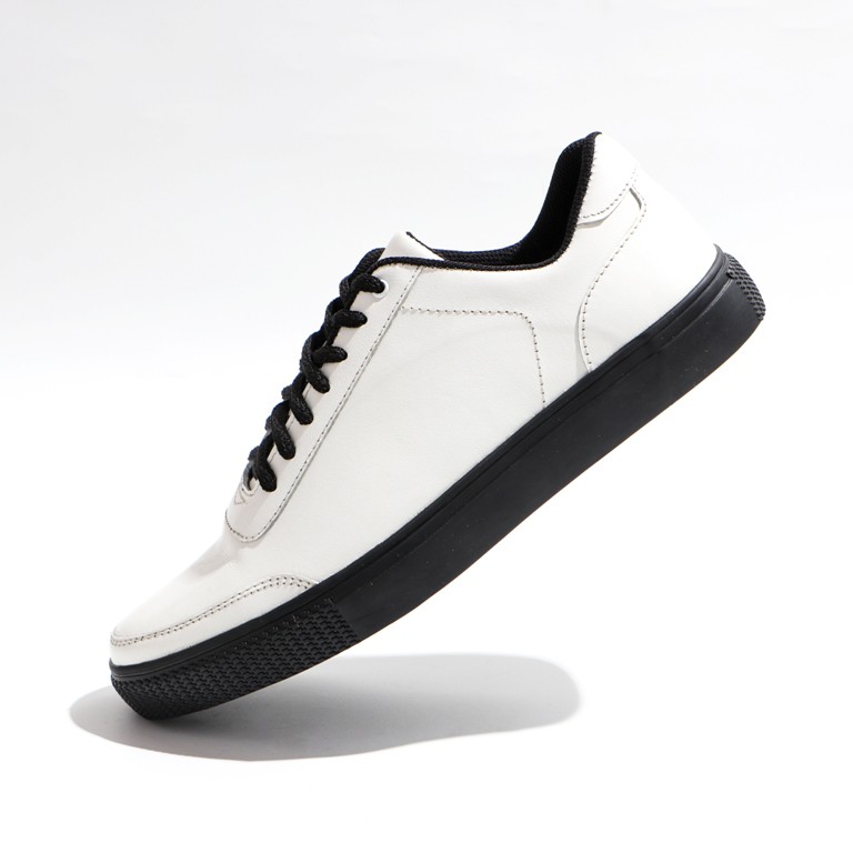 Sepatu Sneakers Pria Aregon Zurich White/Black Leathers