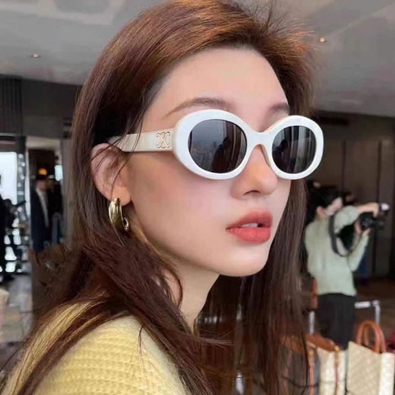 Kacamata Hitam Wanita Model Retro Harajuku Frame Hitam + Putih