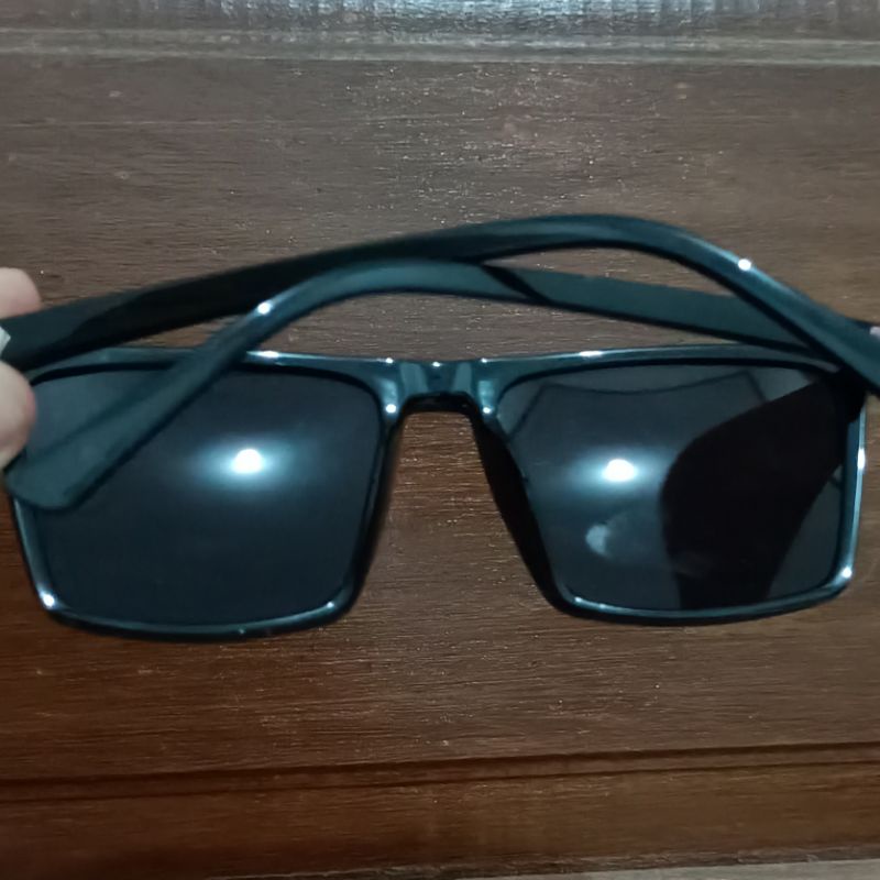 Kaca Mata Hitam Pria Keren Frame Kotak UV400