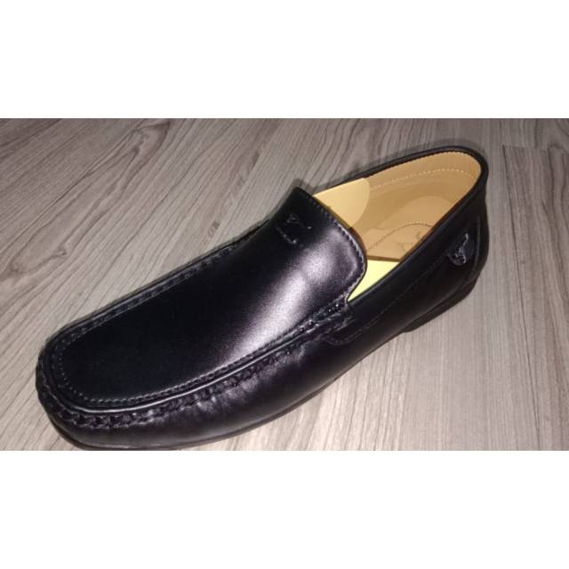 Sepatu Pria Kangaroo